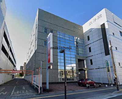 桑名市全域の山松本社ビル 外観1