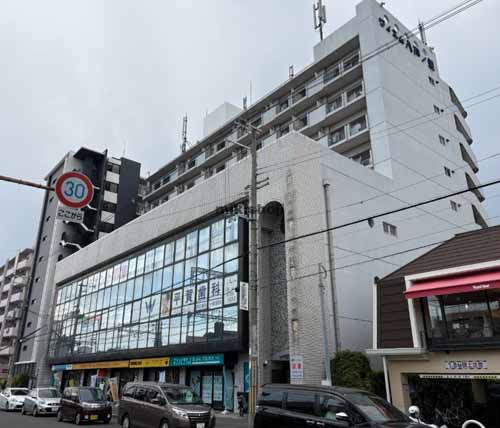 東大阪市のワイエム八戸ノ里 外観1