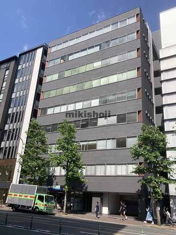 下京区の京都四条烏丸ビル 外観1