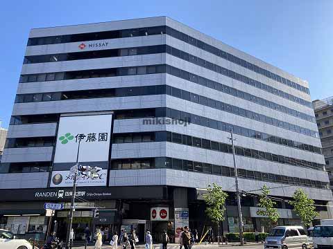 下京区の日本生命四条大宮ビル 外観1