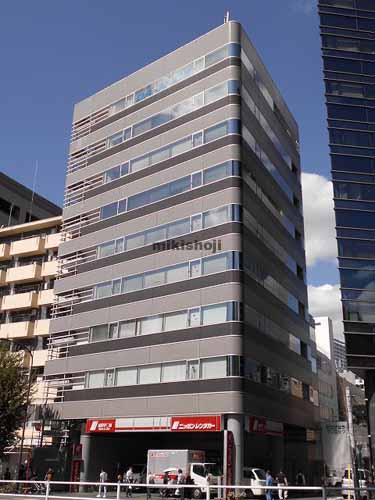 新宿・歌舞伎町の新宿やわらぎビル 外観1