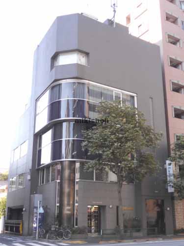 内藤町・大京町・左門町のスタッフハウス 外観1