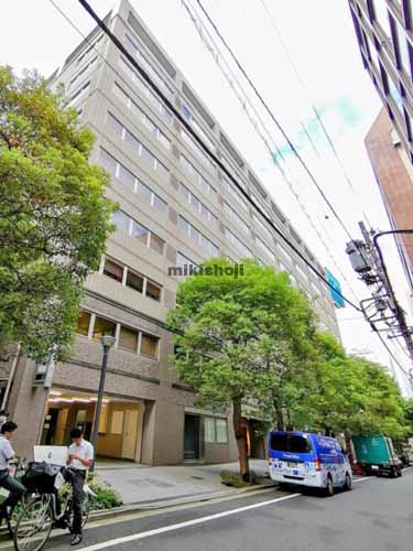 西新橋の虎ノ門法曹ビル 外観1