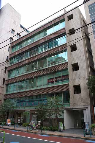 南青山のマストライフ南青山ビル 外観1