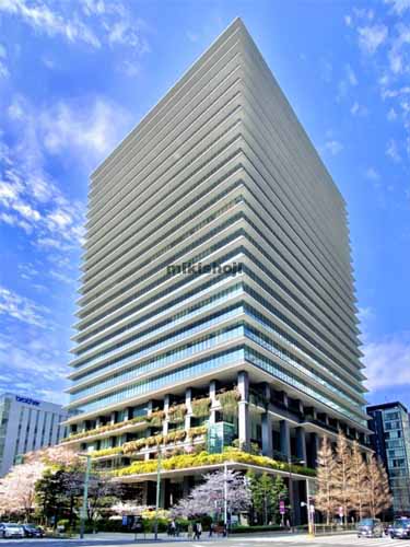 京橋の東京スクエアガーデン 外観1