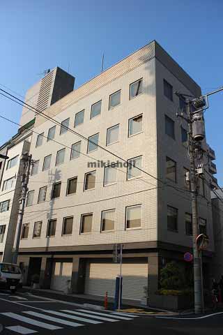 湊・明石町の湊日本ビル 外観1