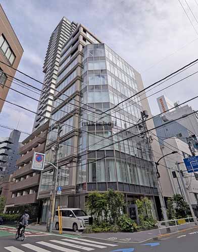 四谷のクロスシー新宿御苑前ビル 外観1