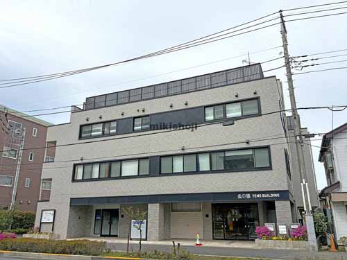 府中市のＴＥＮＳ　ＢＵＩＬＤＩＮＧ 外観1