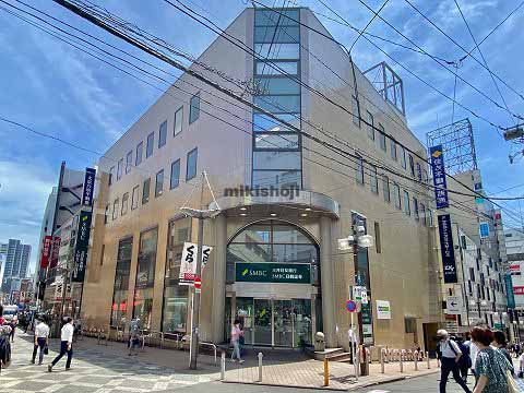 町田市の三井住友銀行町田駅前ビル 外観1