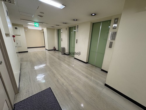 中央区北の北海道通信ビル エレベーターホール2