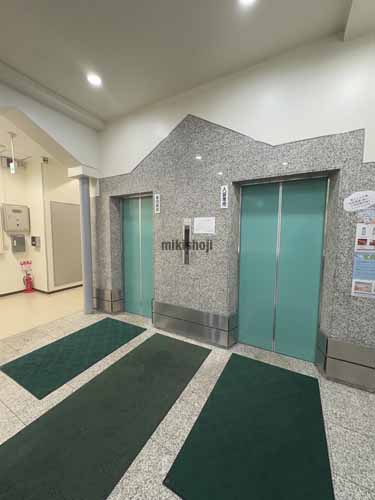 中央区南の弘安ビル エレベーターホール2