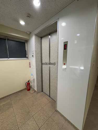 中央区北の２３山京ビル エレベーターホール2
