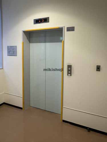 仙建ビル エレベーターホール2