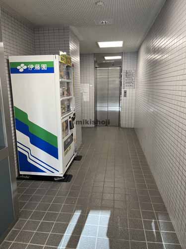錦ビル エントランス1