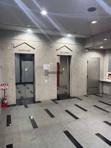 榴岡の宮城野センタービル エレベーターホール1