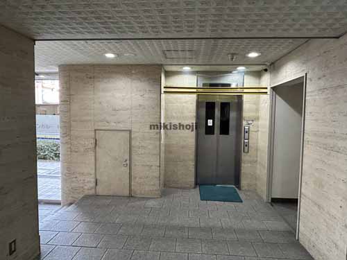若林区の二軒茶屋エスコムビル エレベーターホール1
