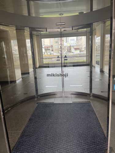 盛岡駅前通の橋市盛岡ビル エントランス1