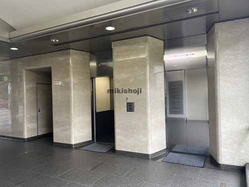 盛岡駅前通の橋市盛岡ビル エレベーターホール1
