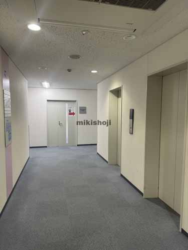 泉区の泉エクセルビル エレベーターホール2