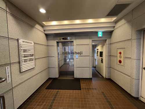 大通・菜園の盛岡フコク生命大通ビル エレベーターホール1