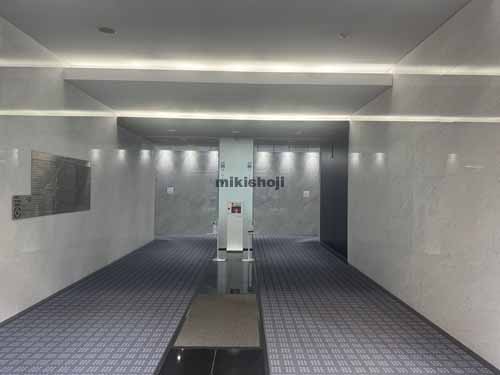 榴岡のアゼリアヒルズ エントランス1