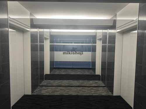 榴岡のアゼリアヒルズ エレベーターホール1