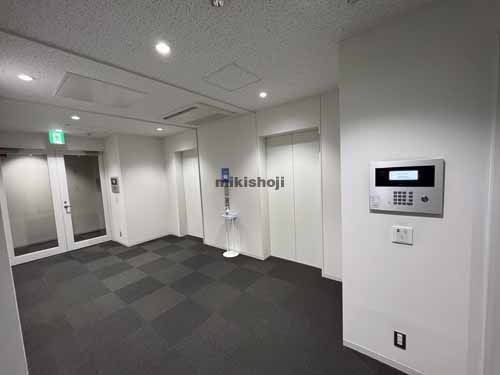 上杉のイースタンビル エレベーターホール1