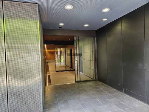 新横浜のルーシッドスクエア新横浜 エントランス1