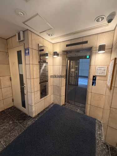 関内の横浜エクセレントⅩⅥビル エレベーターホール1