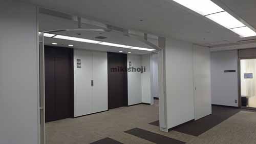 高島の横浜東口ウィスポートビル エレベーターホール2