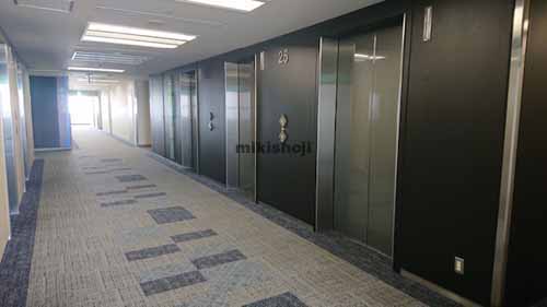幸区の新川崎ツインタワー エレベーターホール1