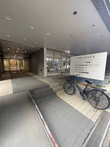 藤沢市のメガ・サンエスビル エントランス1