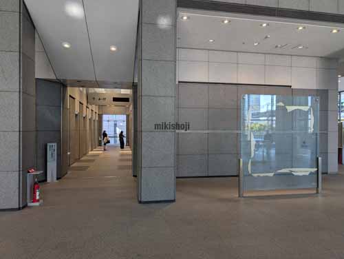 桜木町・新港町の日石横浜ビル エレベーターホール1