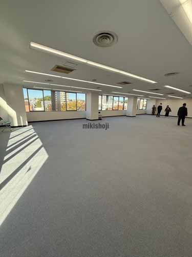 麻生区の新百合ヶ丘シティビルディング 貸室内1