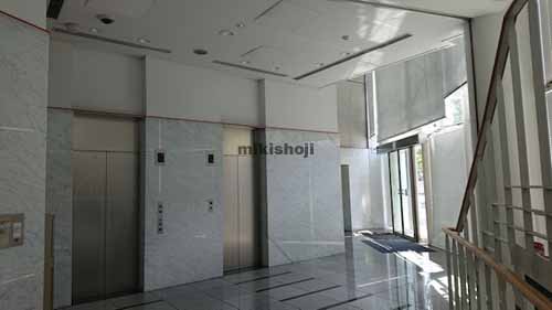 都筑区のセンター南ビル エレベーターホール1