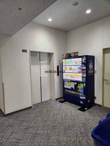 新浦島町・新子安のオルトヨコハマ・ビジネスセンタービル エレベーターホール1