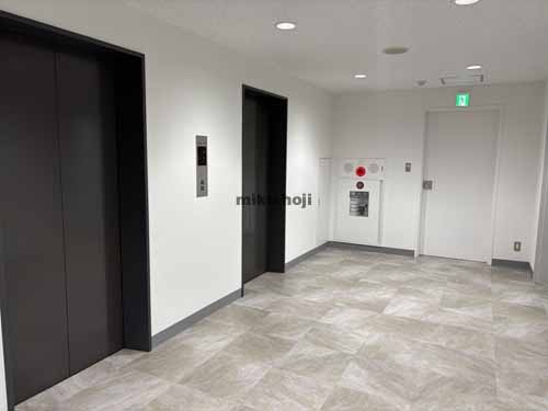 新横浜丸文ビル エレベーターホール1