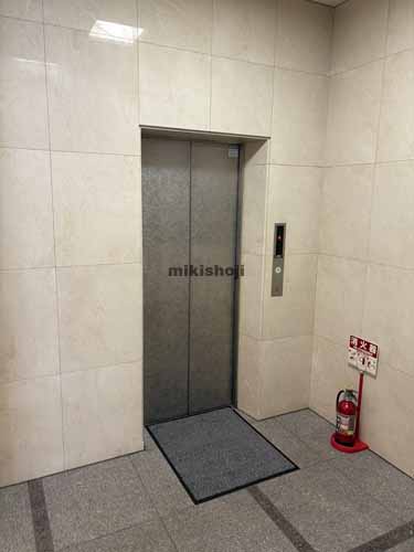戸塚区の東戸塚ビル エレベーターホール1