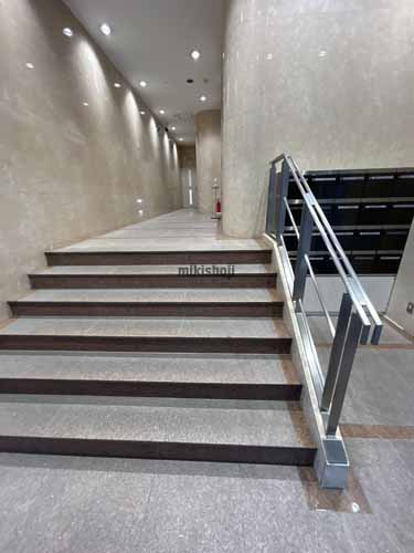 名駅・那古野の名駅ビルディング エントランス1