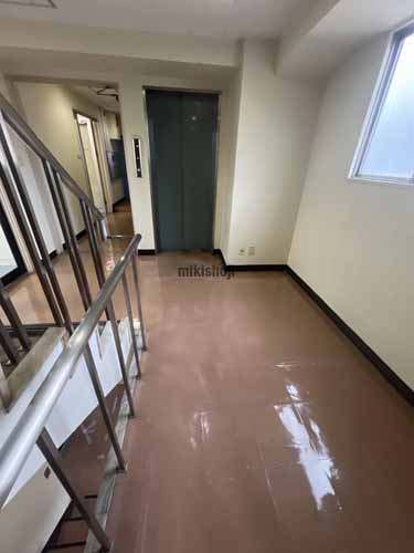 名駅・那古野のナカモビル エレベーターホール1