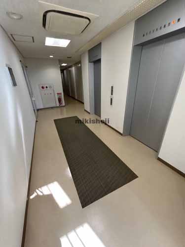 浜松市全域の出雲殿互助会鍛冶町ビル エレベーターホール1