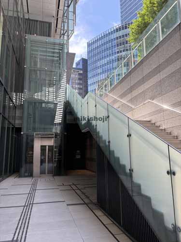 名駅・那古野の大名古屋ビルヂング エントランス1