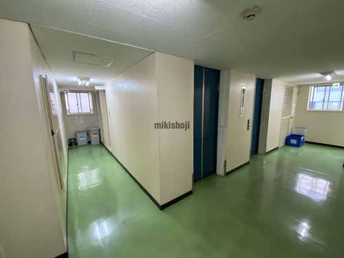 芝田・茶屋町・大深町の和光ビル エレベーターホール1