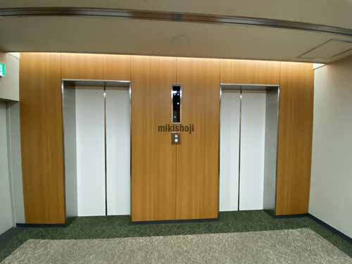 高麗橋ウエストビル エレベーターホール2