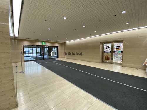 土佐堀・京町堀・西本町の信濃橋三井ビル エントランス2
