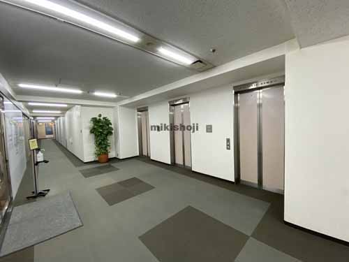 心斎橋・島之内の御堂筋ビルディング エレベーターホール1
