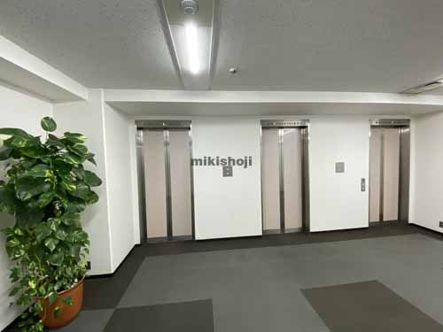 心斎橋・島之内の御堂筋ビルディング エレベーターホール2