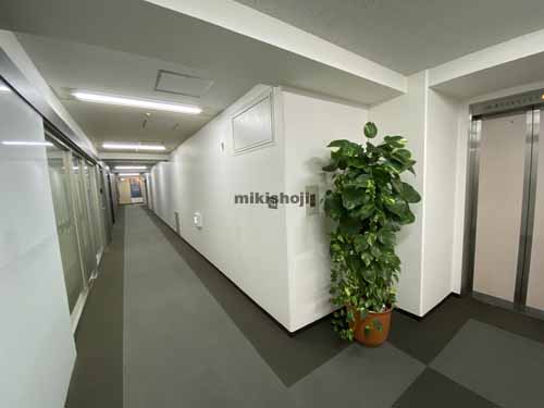 心斎橋・島之内の御堂筋ビルディング エレベーターホール3