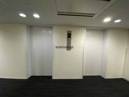 新大阪八千代ビル エレベーターホール1