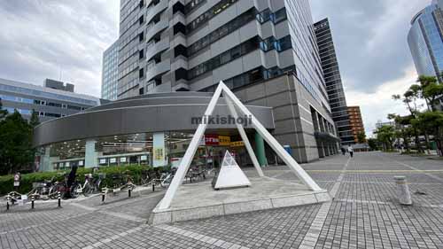 新大阪トラストタワー エントランス8